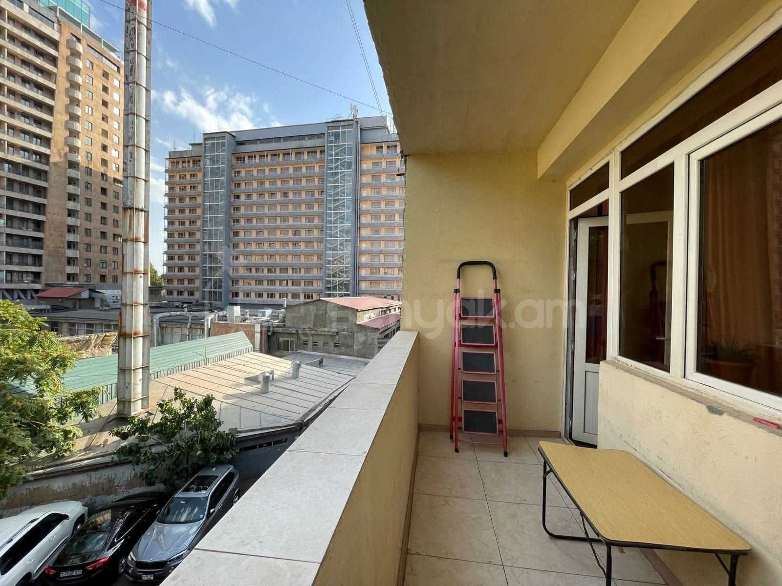 4 Սենյականոց Բնակարան, 96քմ, 3/5 հարկ, Դիզայներական Վերանորոգված