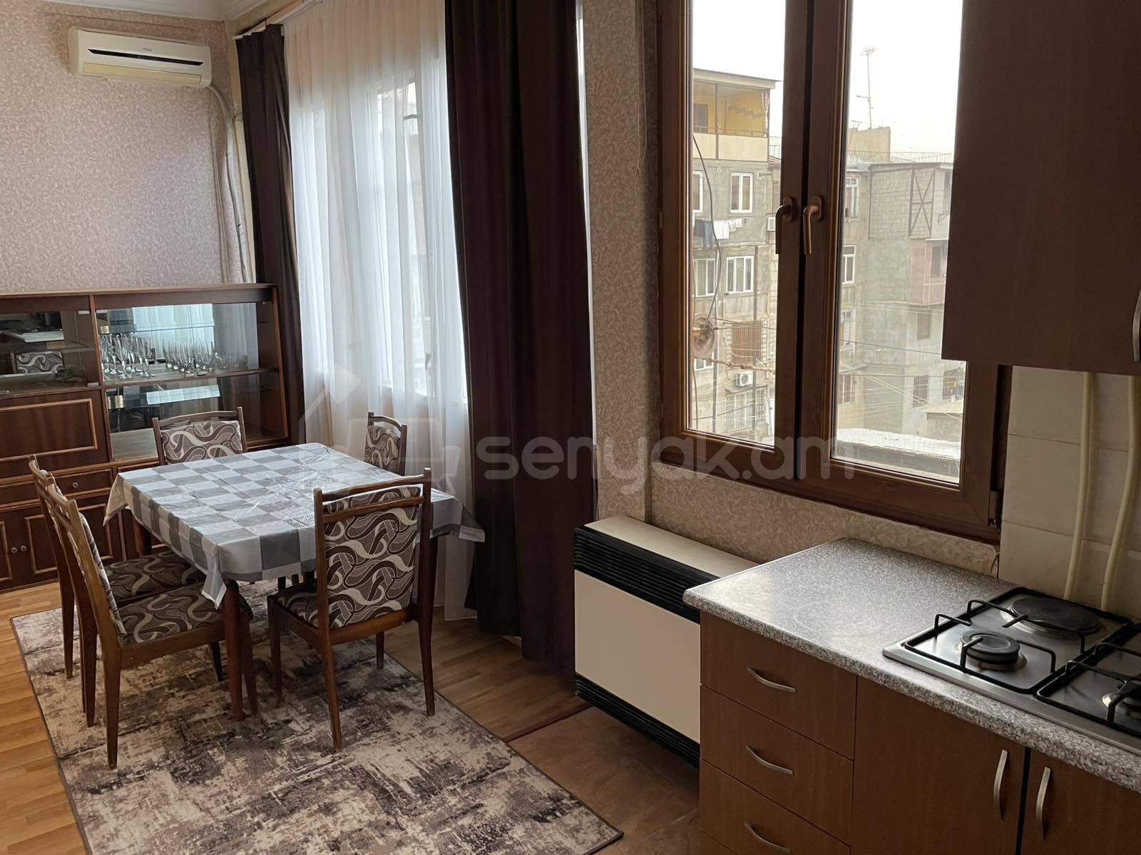 2 Սենյականոց Բնակարան Քարե Շենքում, 55քմ, 3/4 հարկ, Կոսմետիկ Վերանորոգված, Կահավորված, Արևկող