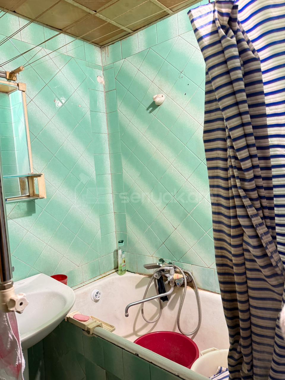 3 Սենյականոց Բնակարան Քարե Շենքում, 75քմ, 4/5 հարկ, Պետական Վիճակում