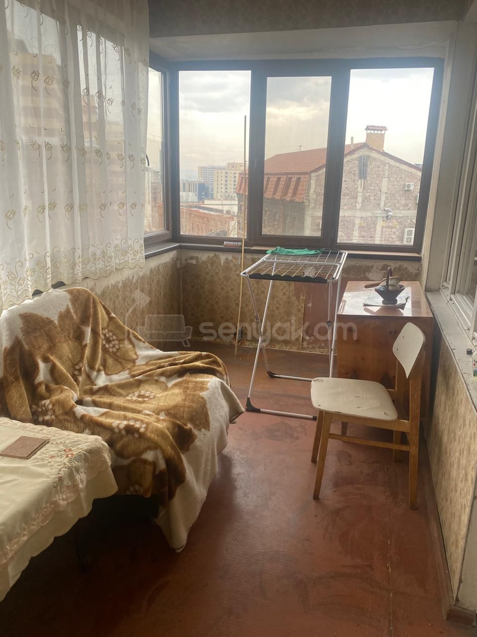 3 Սենյականոց Բնակարան, 75քմ, 4/9 հարկ, Նորմալ Վիճակում, Կահավորված