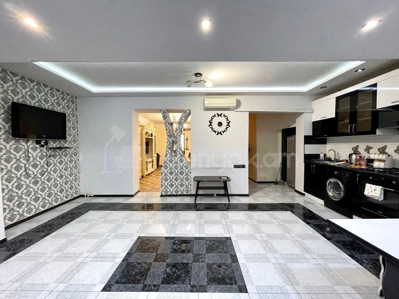 4 Սենյականոց Բնակարան, 105քմ, 3/5 հարկ, Դիզայներական Վերանորոգված