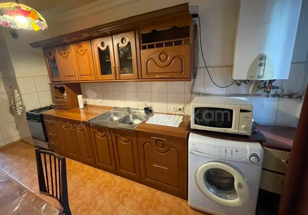 3 Սենյականոց Բնակարան, 80քմ, 2/14 հարկ, Նորմալ Վիճակում, Կահավորված