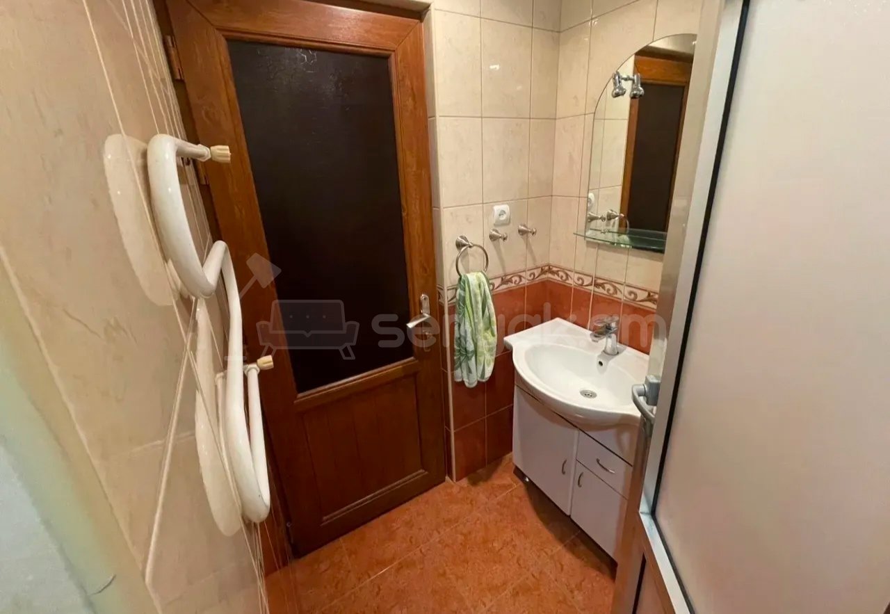 3 Սենյականոց Բնակարան, 80քմ, 2/14 հարկ, Նորմալ Վիճակում, Կահավորված