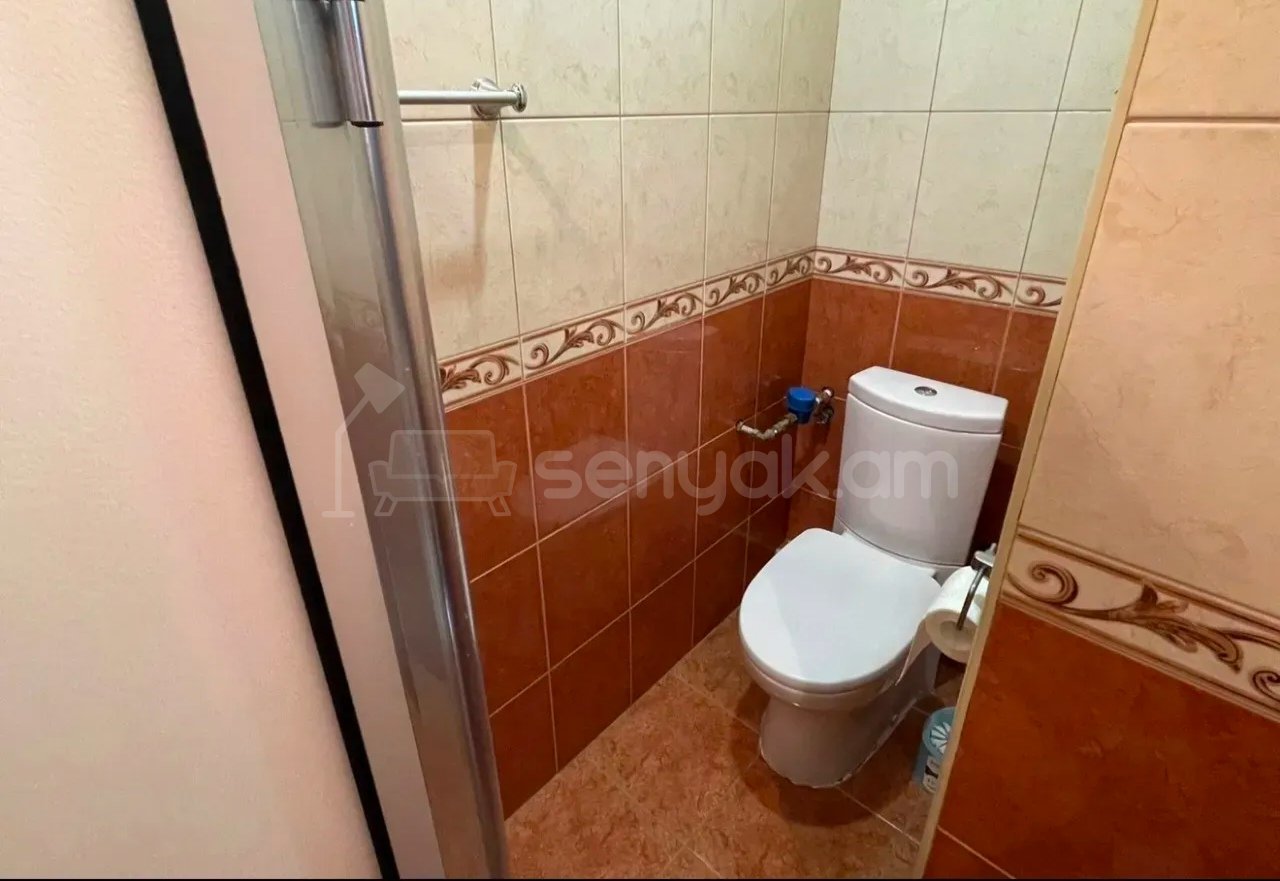 3 Սենյականոց Բնակարան, 80քմ, 2/14 հարկ, Նորմալ Վիճակում, Կահավորված