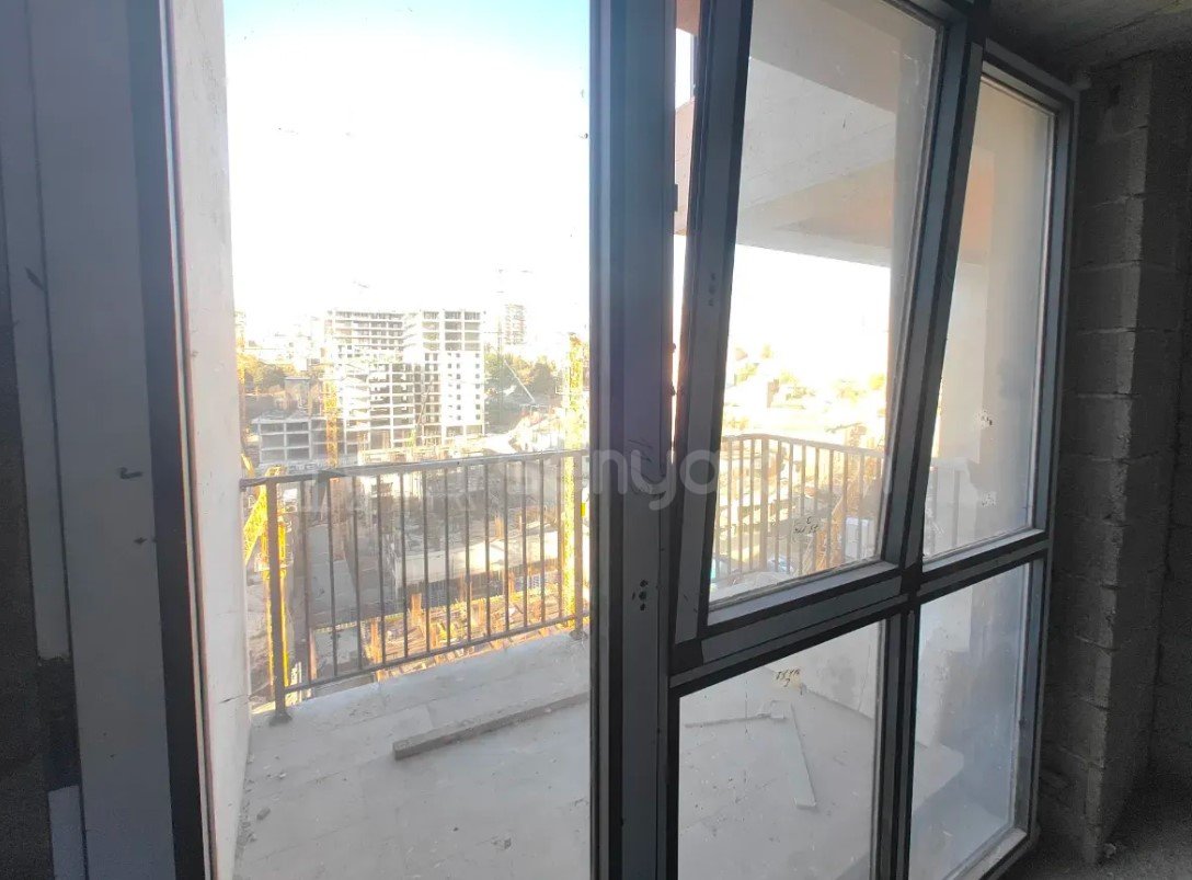 4 Սենյականոց Բնակարան, 105քմ, 2/18 հարկ, Զրոյական Վիճակում