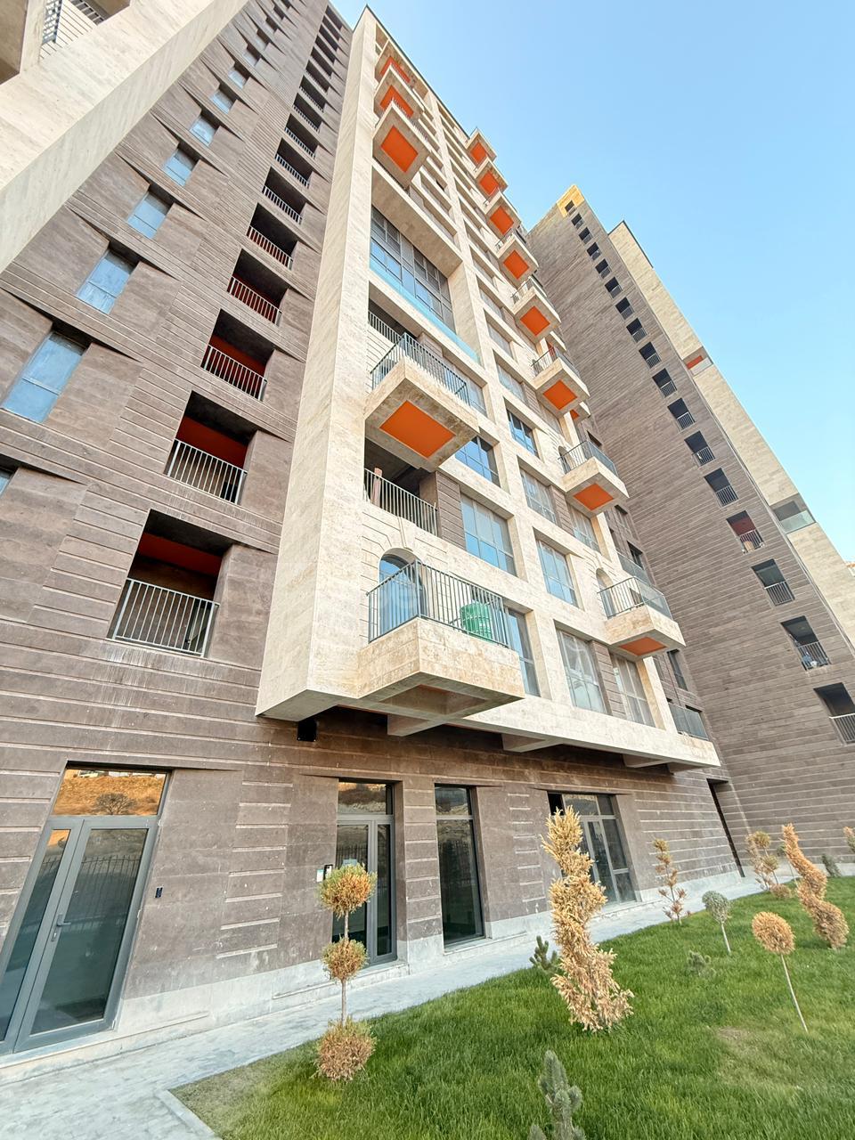 4 Սենյականոց Բնակարան, 105քմ, 2/18 հարկ, Զրոյական Վիճակում