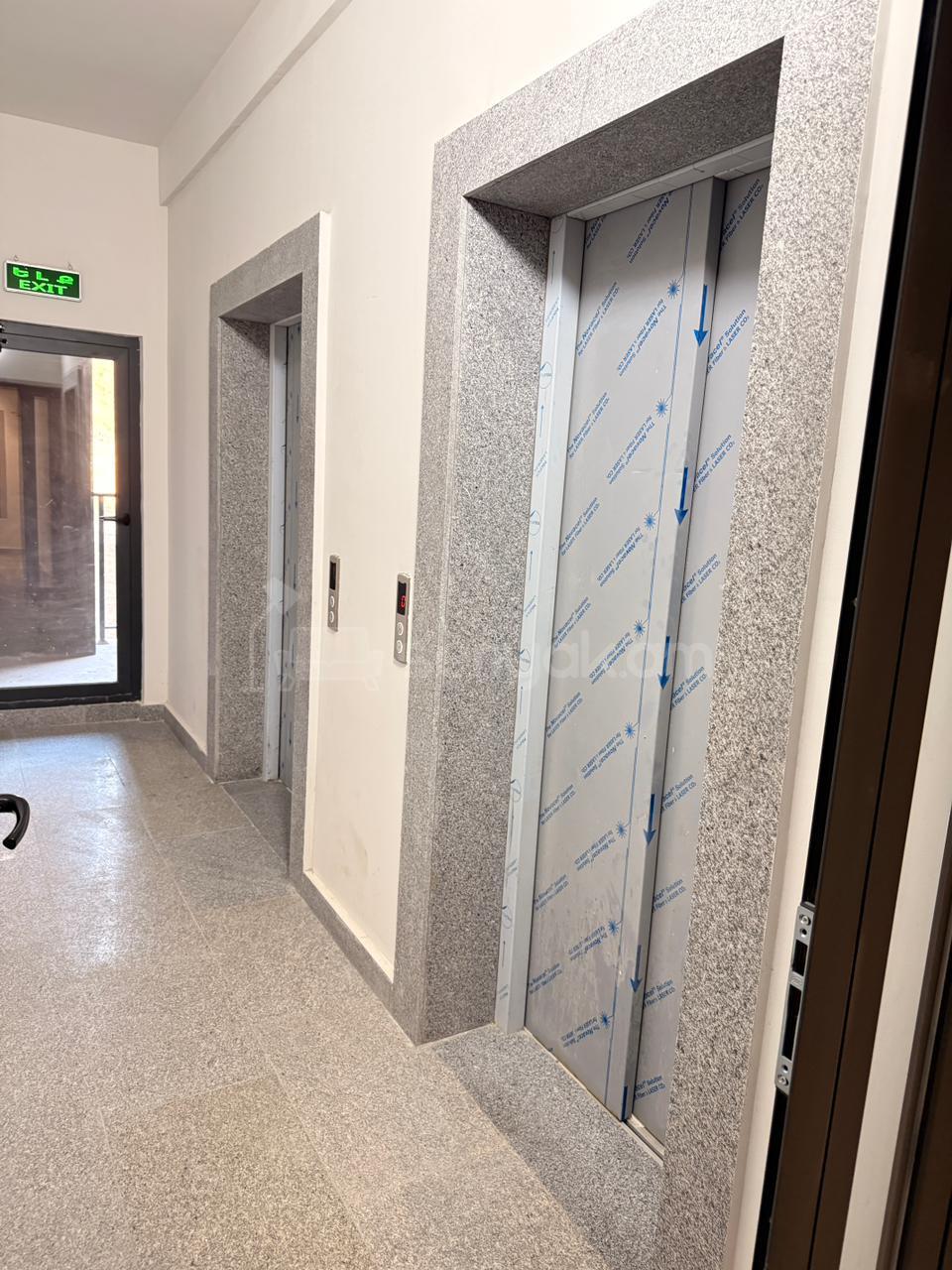 4 Սենյականոց Բնակարան, 105քմ, 2/18 հարկ, Զրոյական Վիճակում