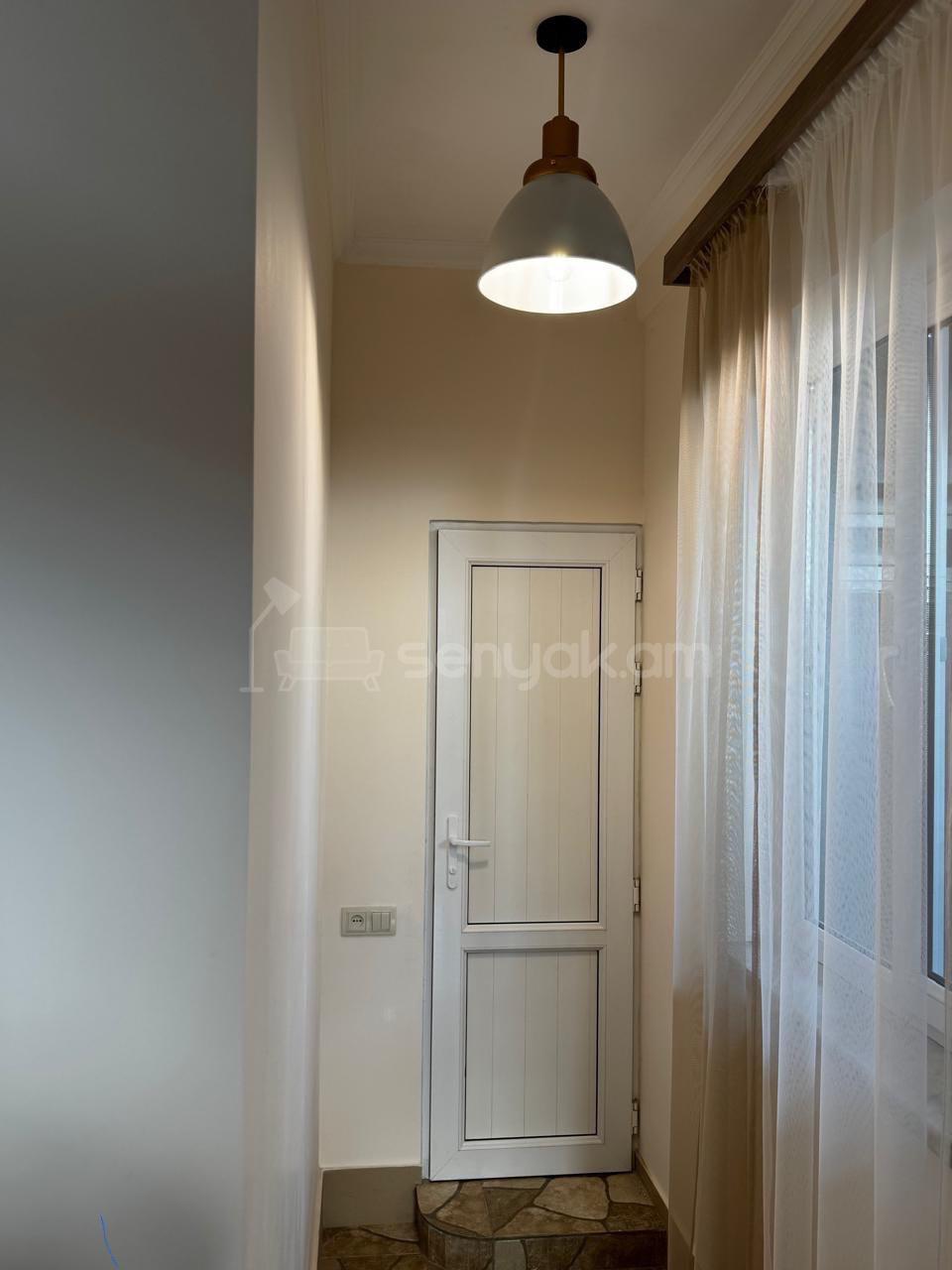 3 Սենյականոց Սեփական Տուն, 140քմ, Կապիտալ Վերանորոգված, Մասամբ Կահավորված