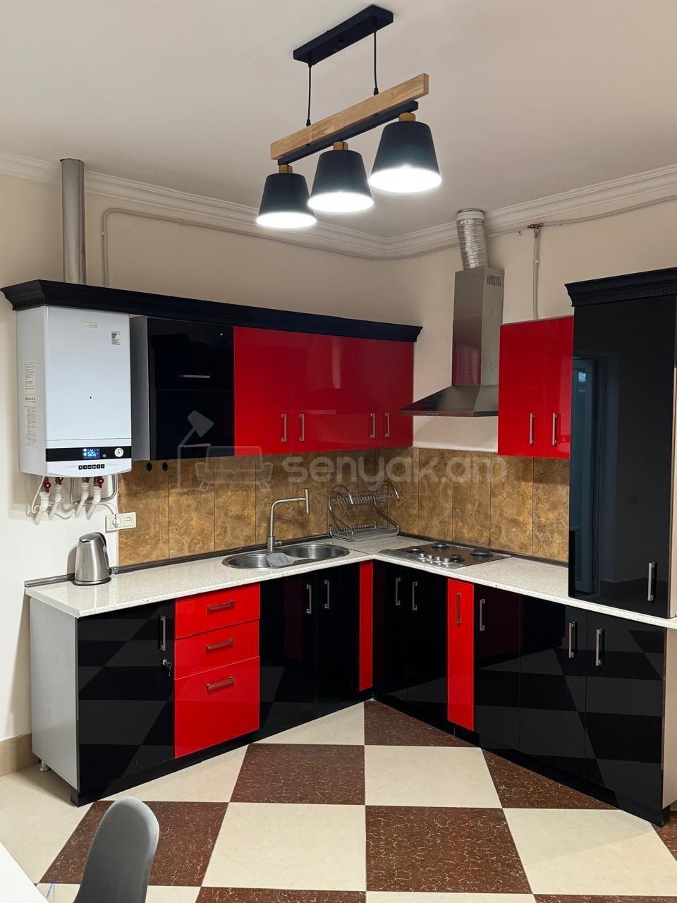 3 Սենյականոց Սեփական Տուն, 140քմ, Կապիտալ Վերանորոգված, Մասամբ Կահավորված