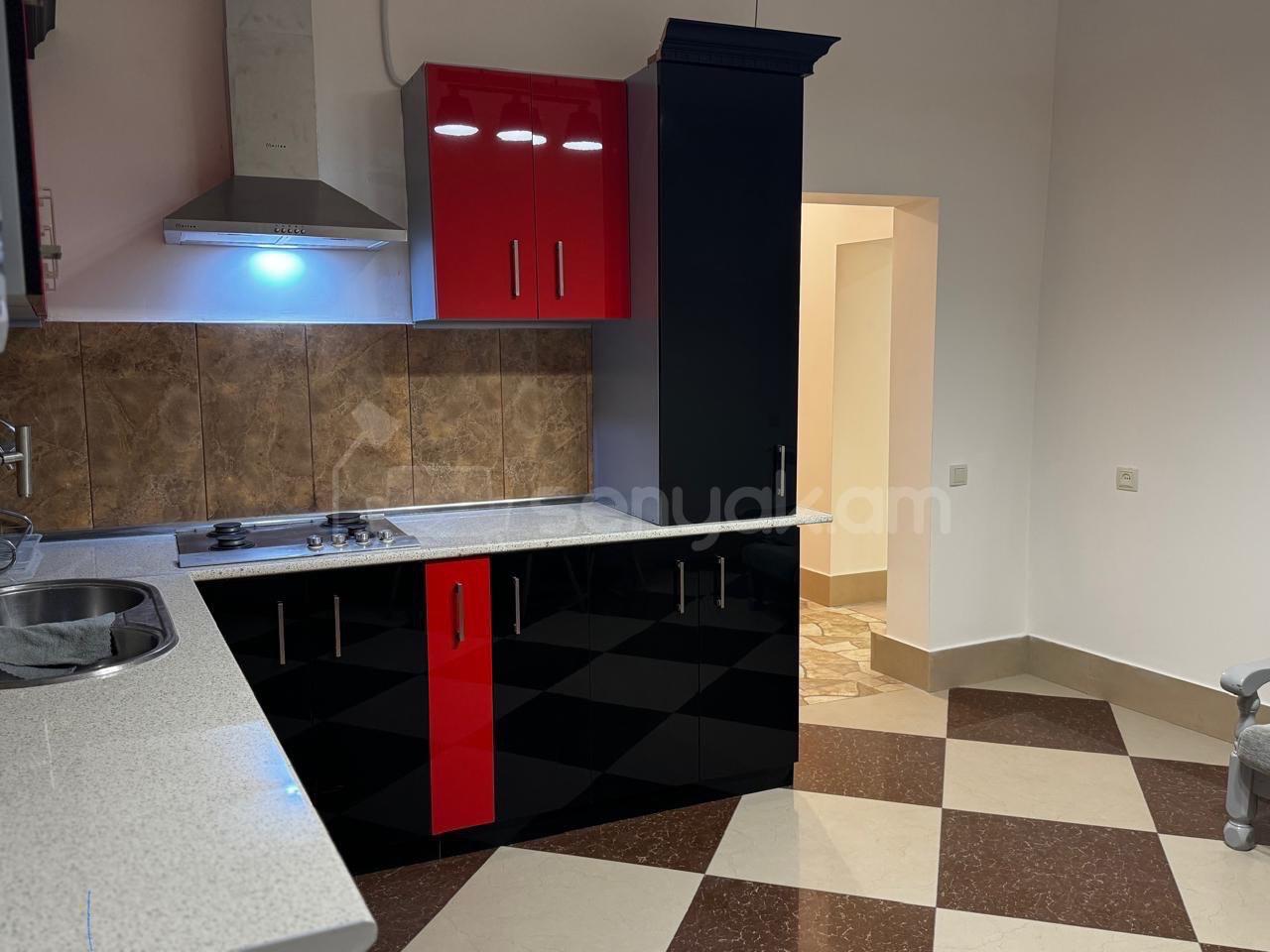 3 Սենյականոց Սեփական Տուն, 140քմ, Կապիտալ Վերանորոգված, Մասամբ Կահավորված