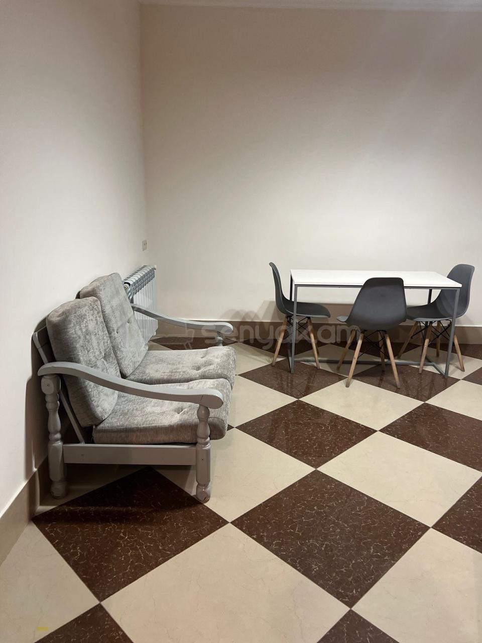 3 Սենյականոց Սեփական Տուն, 140քմ, Կապիտալ Վերանորոգված, Մասամբ Կահավորված