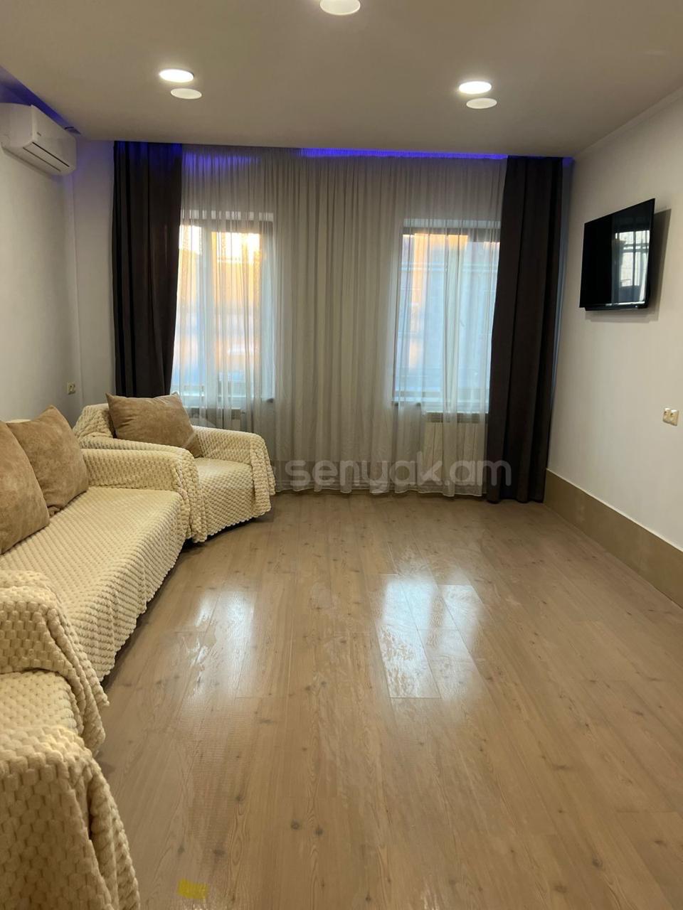 3 Սենյականոց Սեփական Տուն, 140քմ, Կապիտալ Վերանորոգված, Մասամբ Կահավորված