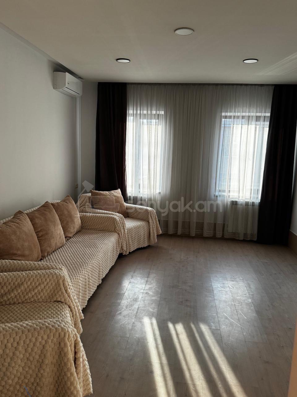 3 Սենյականոց Սեփական Տուն, 140քմ, Կապիտալ Վերանորոգված, Մասամբ Կահավորված