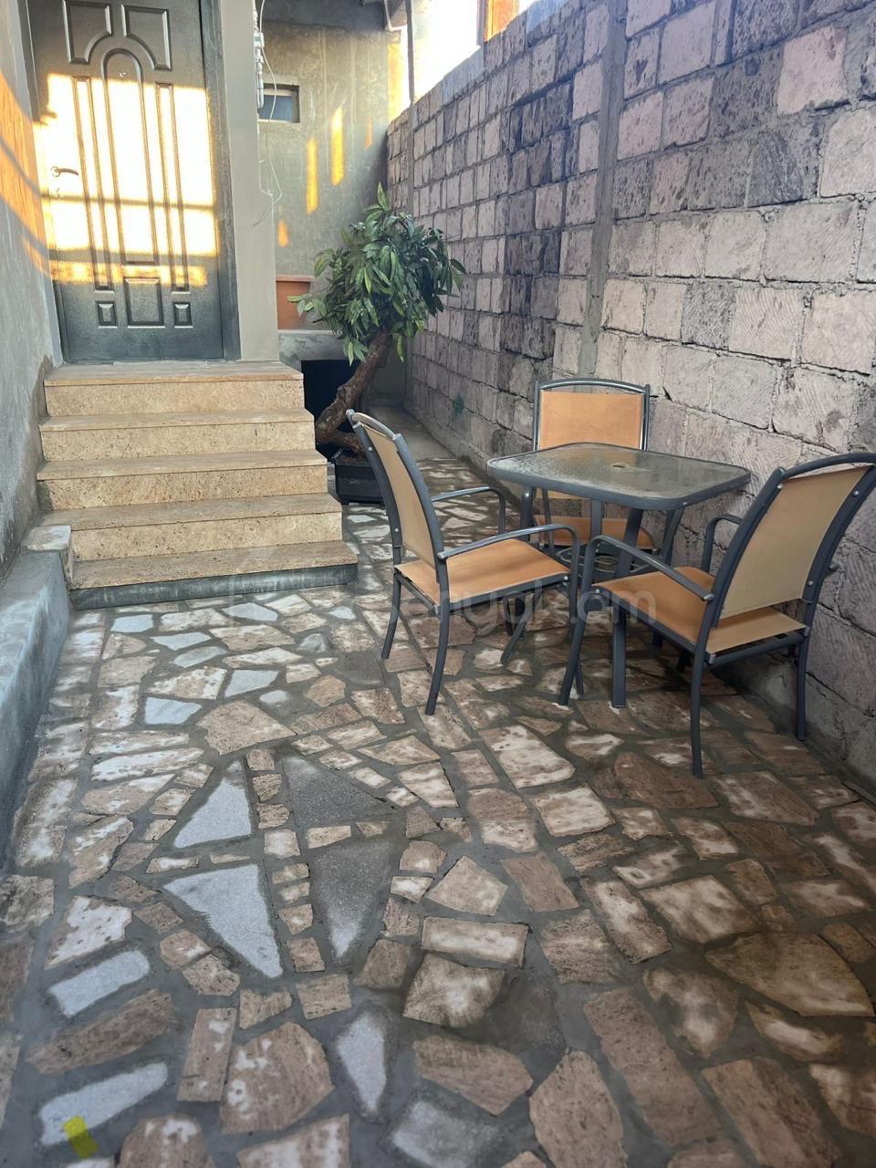 3 Սենյականոց Սեփական Տուն, 140քմ, Կապիտալ Վերանորոգված, Մասամբ Կահավորված