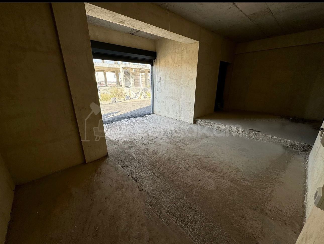 5 Սենյականոց Շքեղ Առանձնատուն, 256քմ, Ավտոտնակով