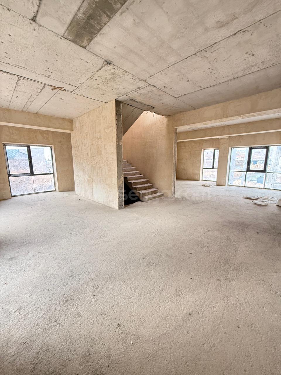 5 Սենյականոց Շքեղ Առանձնատուն, 256քմ, Ավտոտնակով