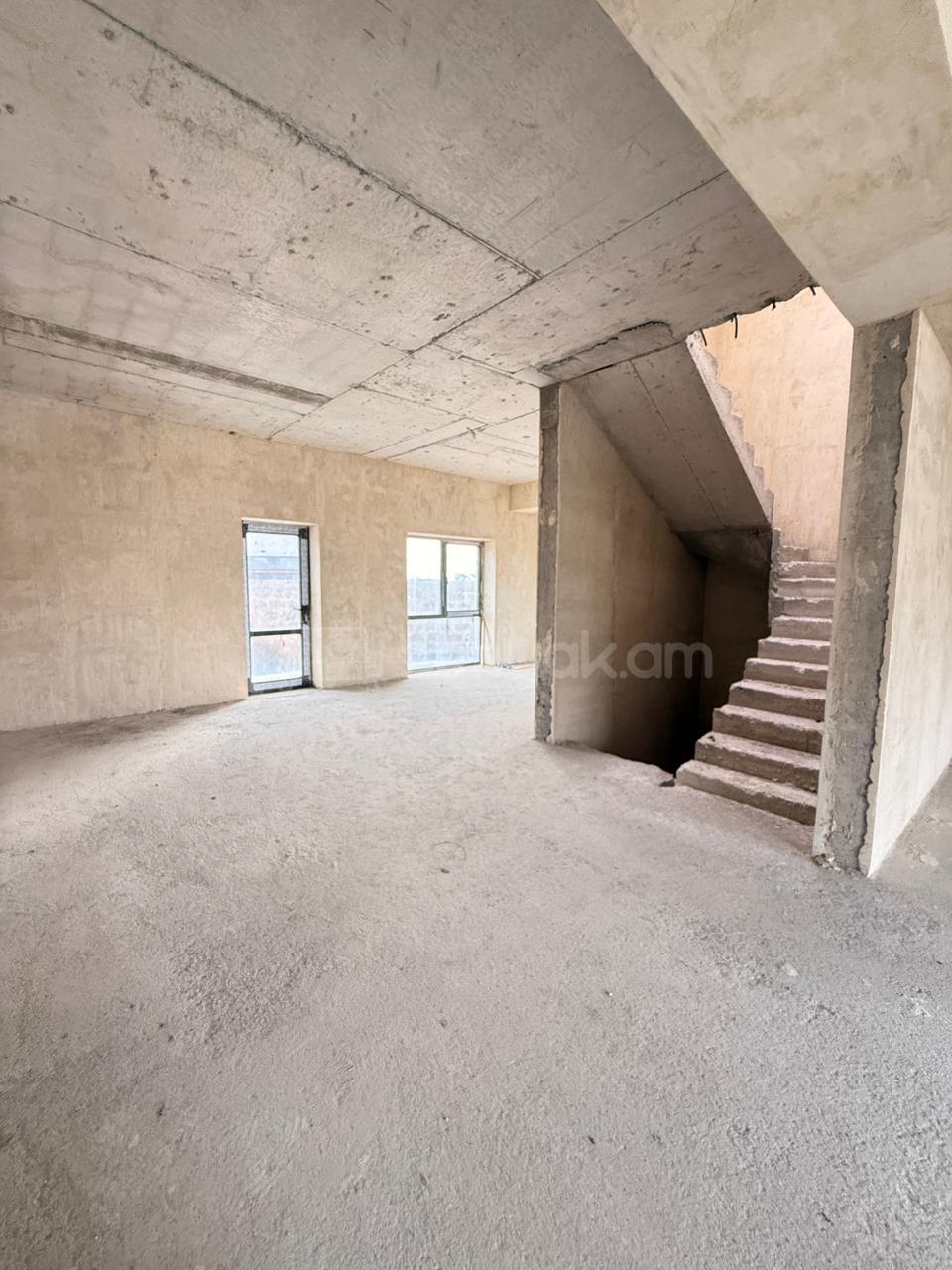 5 Սենյականոց Շքեղ Առանձնատուն, 256քմ, Ավտոտնակով