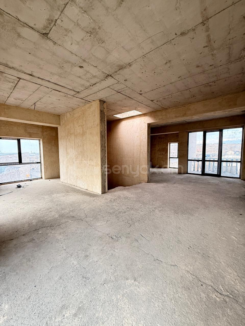 5 Սենյականոց Շքեղ Առանձնատուն, 256քմ, Ավտոտնակով