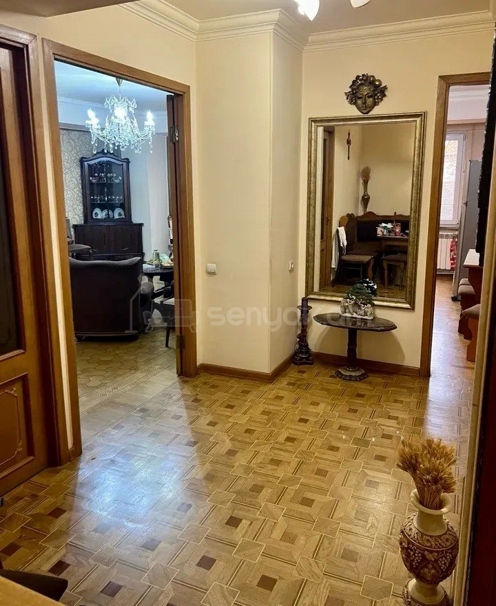 3 Սենյականոց Բնակարան, 81քմ, 2/14 հարկ, Կապիտալ Վերանորոգված