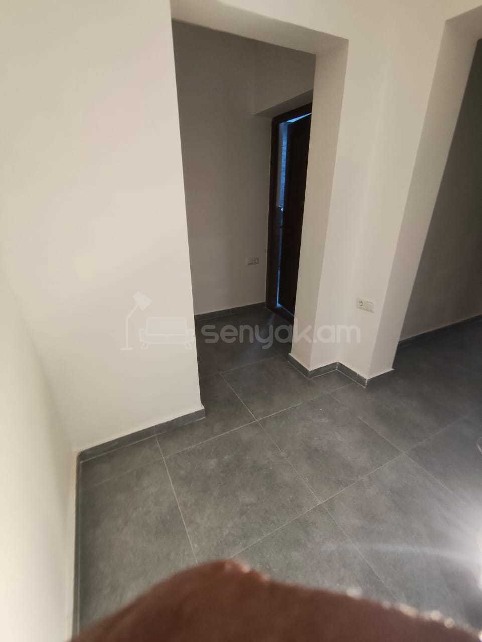 2 Սենյականոց Բնակարան, 54քմ, 3/9 հարկ, Կապիտալ Վերանորոգված, Մասամբ Կահավորված, Արևկող