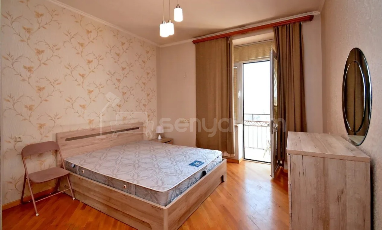 2 Սենյականոց Բնակարան Քարե Շենքում, 67քմ, 4/5 հարկ, Կապիտալ Վերանորոգված