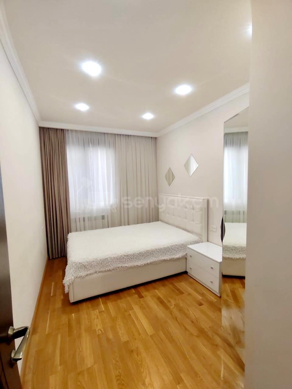 4 Սենյականոց Բնակարան Քարե Շենքում, 123քմ, 3/5 հարկ, Դիզայներական Վերանորոգված