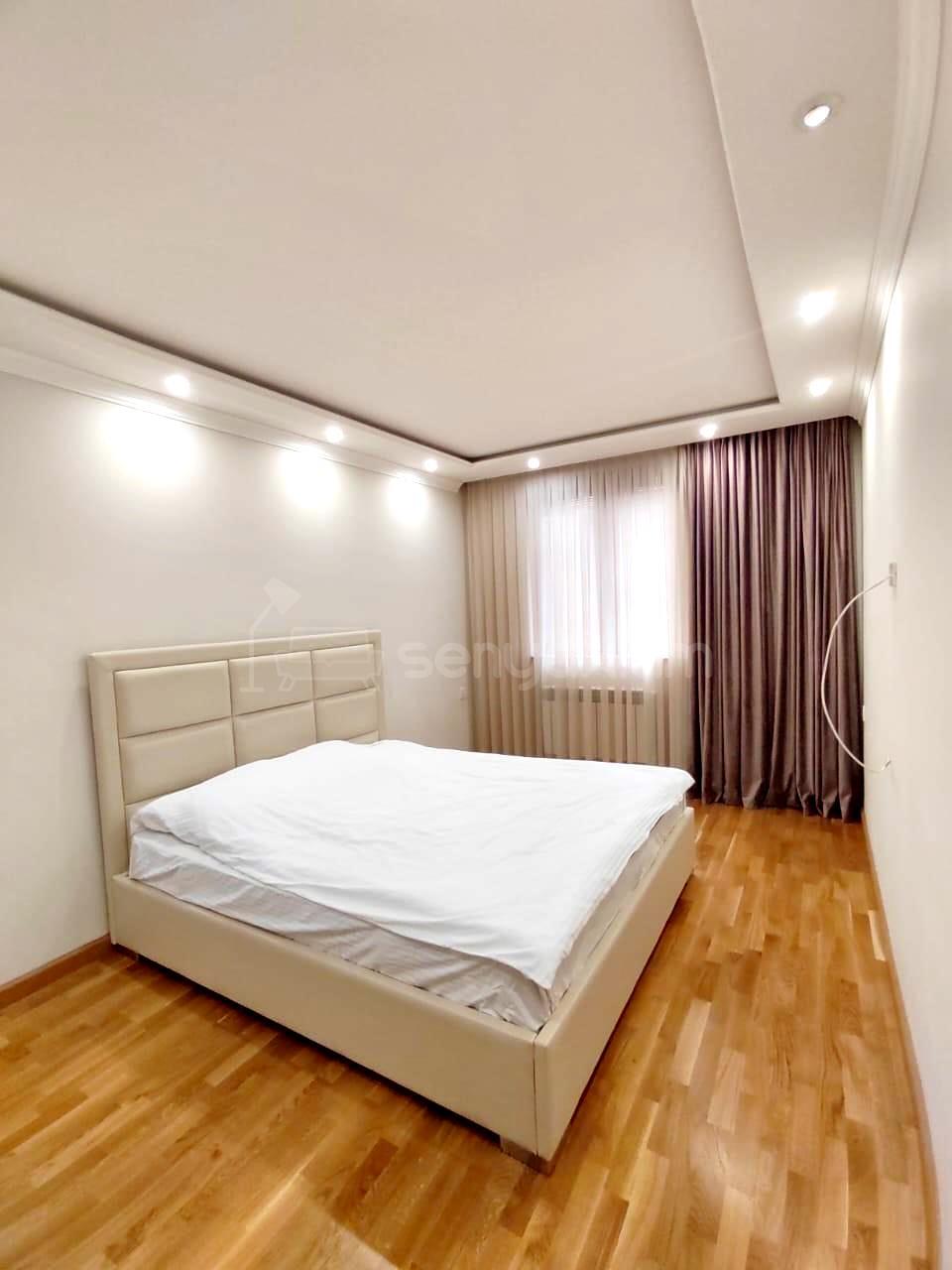 4 Սենյականոց Բնակարան Քարե Շենքում, 123քմ, 3/5 հարկ, Դիզայներական Վերանորոգված