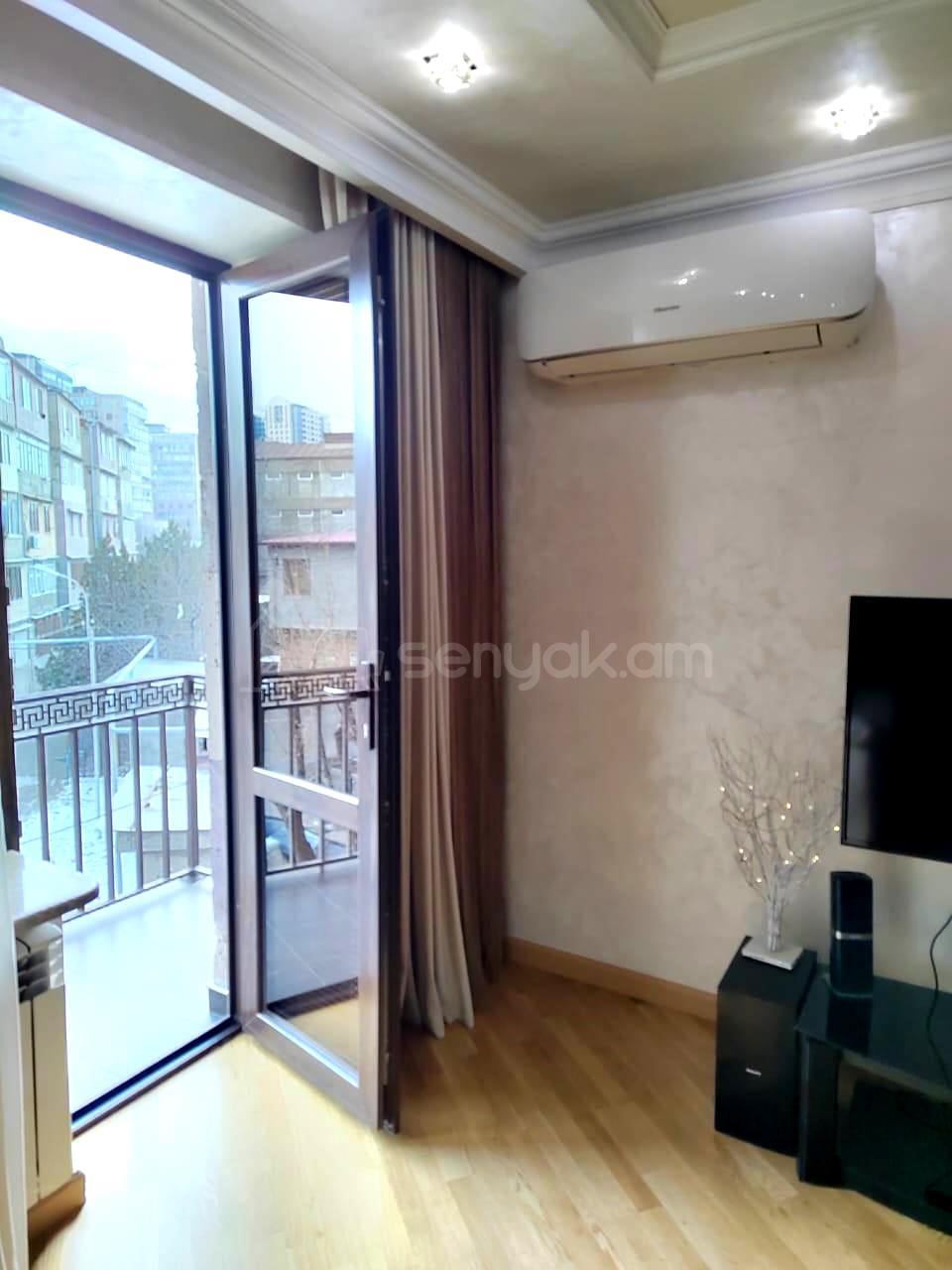 4 Սենյականոց Բնակարան Քարե Շենքում, 123քմ, 3/5 հարկ, Դիզայներական Վերանորոգված