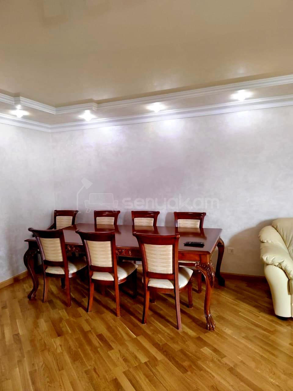 4 Սենյականոց Բնակարան Քարե Շենքում, 123քմ, 3/5 հարկ, Դիզայներական Վերանորոգված