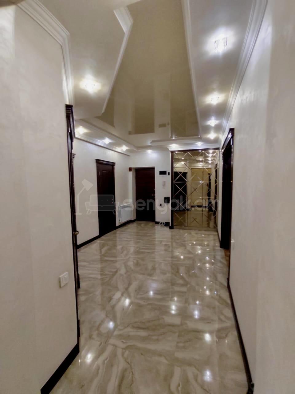 4 Սենյականոց Բնակարան Քարե Շենքում, 123քմ, 3/5 հարկ, Դիզայներական Վերանորոգված