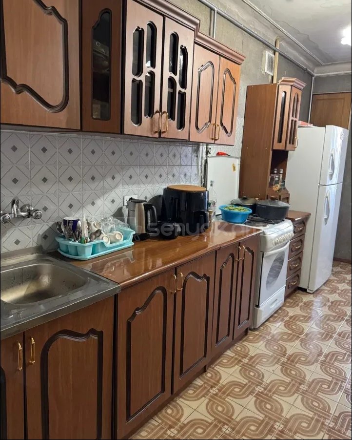 3 Սենյականոց Բնակարան, 80քմ, 6/9 հարկ, Նորմալ Վիճակում, Կահավորված