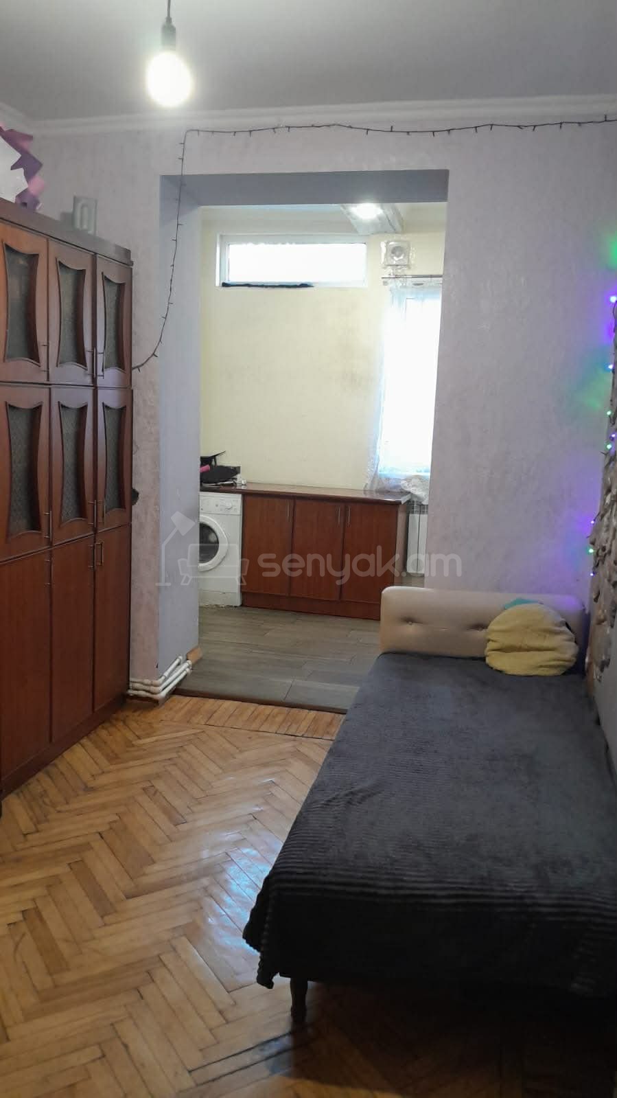 2 Սենյականոց Բնակարան Քարե Շենքում, 35քմ, 1/4 հարկ, Նորմալ Վիճակում, Կահավորված