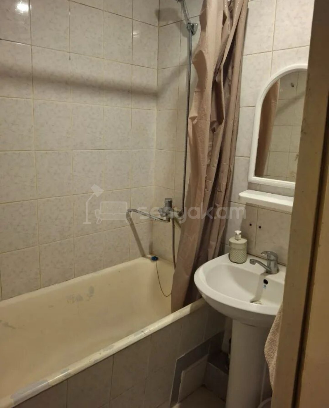 3 Սենյականոց Բնակարան, 80քմ, 2/9 հարկ, Նորմալ Վիճակում, Կահավորված