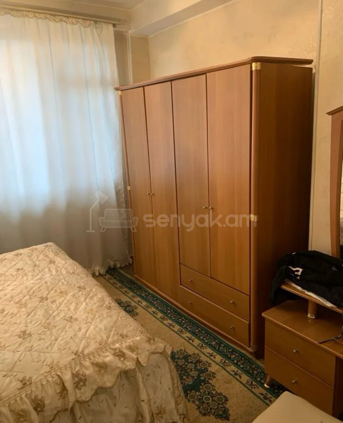 5 Սենյականոց Բնակարան Քարե Շենքում, 90քմ, 3/5 հարկ, Նորմալ Վիճակում, Կահավորված