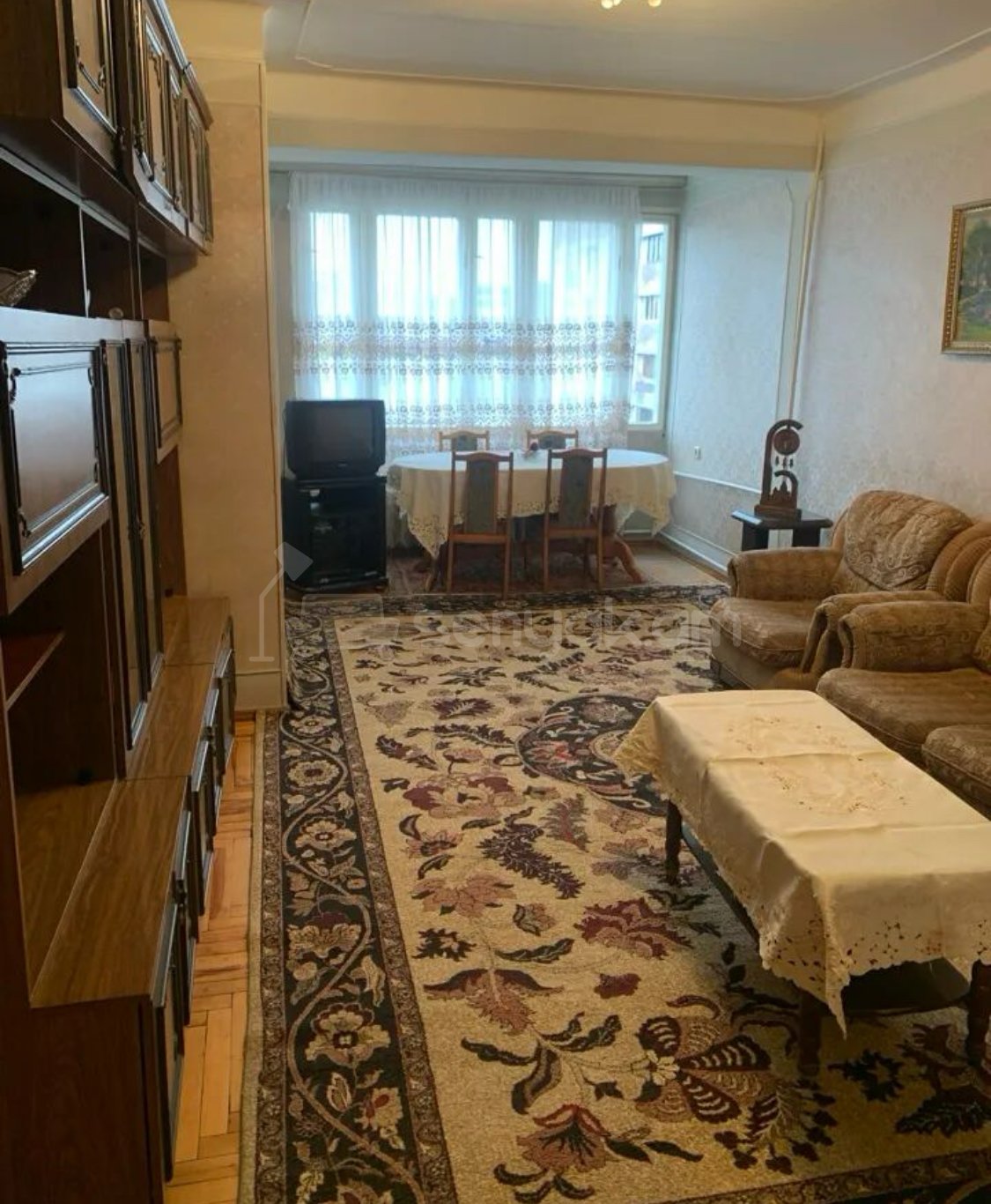 5 Սենյականոց Բնակարան Քարե Շենքում, 90քմ, 3/5 հարկ, Նորմալ Վիճակում, Կահավորված