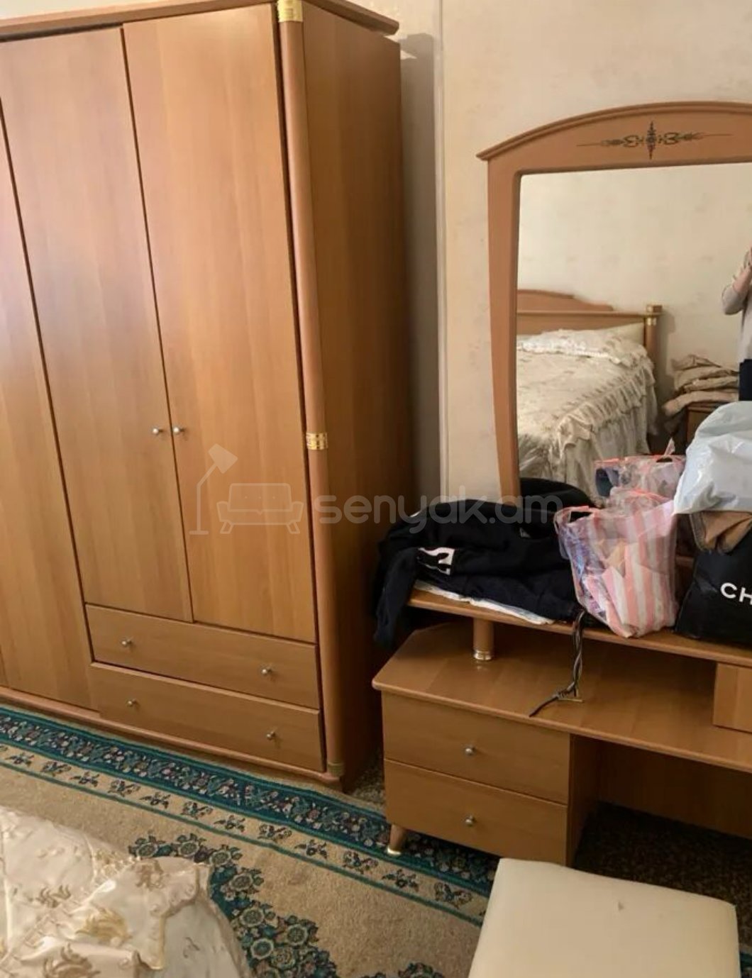 5 Սենյականոց Բնակարան Քարե Շենքում, 90քմ, 3/5 հարկ, Նորմալ Վիճակում, Կահավորված