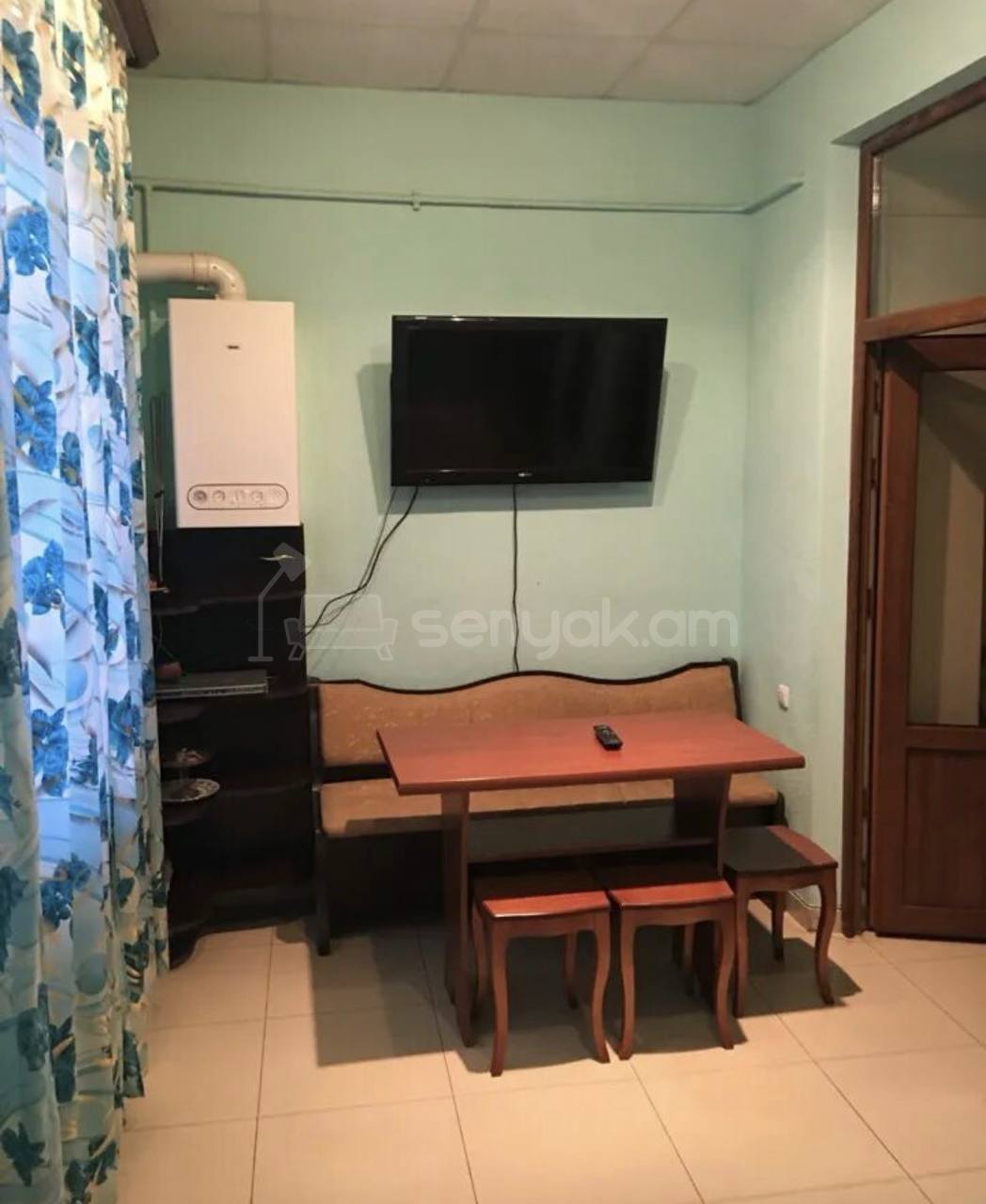 2 Սենյականոց Բնակարան Քարե Շենքում, 50քմ, 2/4 հարկ, Նորմալ Վիճակում, Կահավորված