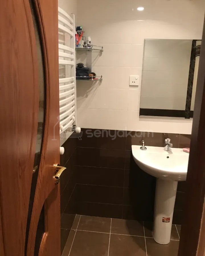 3 Սենյականոց Բնակարան, 80քմ, 3/14 հարկ, Նորմալ Վիճակում, Կահավորված