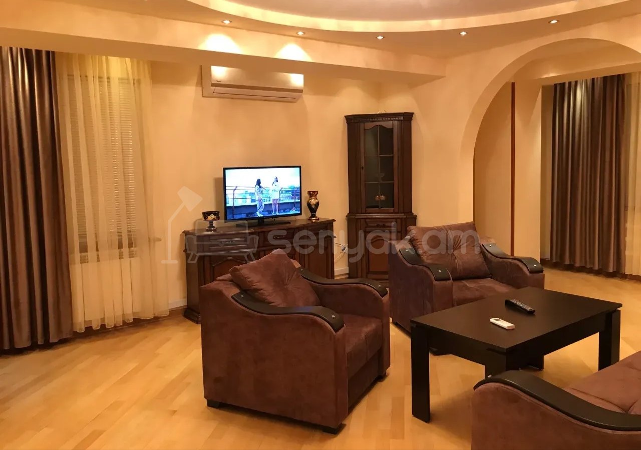 3 Սենյականոց Բնակարան, 80քմ, 3/14 հարկ, Նորմալ Վիճակում, Կահավորված