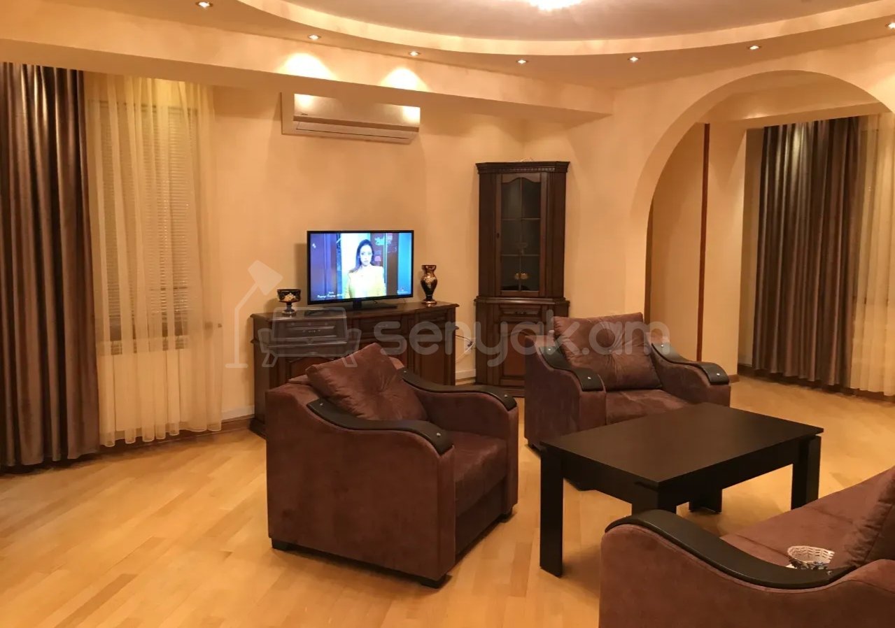 3 Սենյականոց Բնակարան, 80քմ, 3/14 հարկ, Նորմալ Վիճակում, Կահավորված