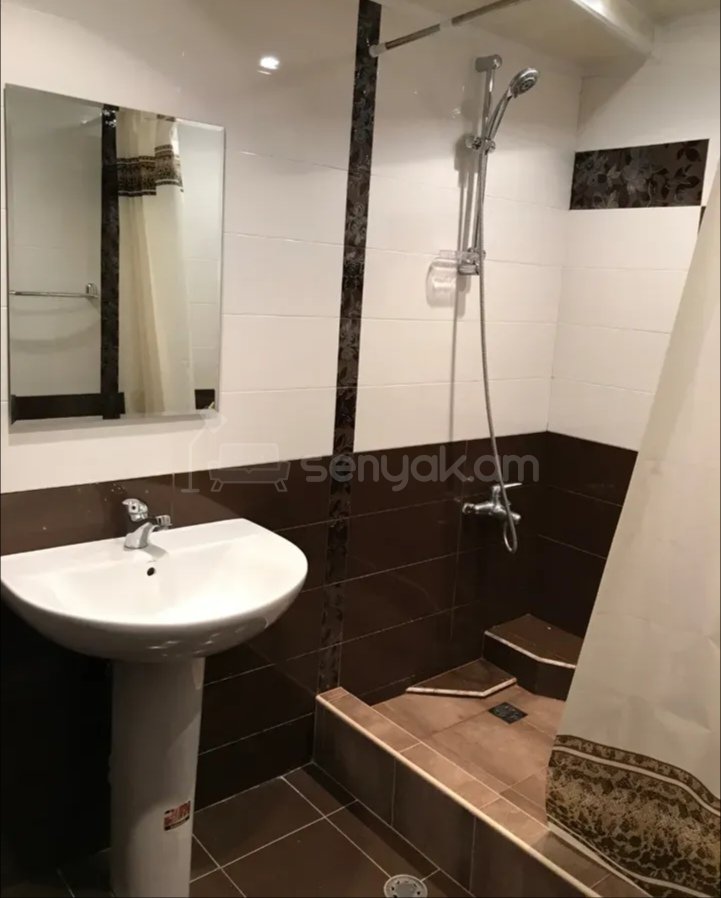 3 Սենյականոց Բնակարան, 80քմ, 3/14 հարկ, Նորմալ Վիճակում, Կահավորված