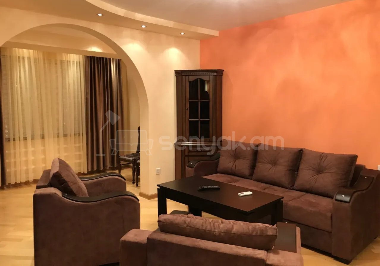 3 Սենյականոց Բնակարան, 80քմ, 3/14 հարկ, Նորմալ Վիճակում, Կահավորված