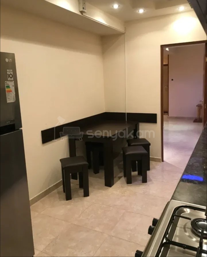 3 Սենյականոց Բնակարան, 80քմ, 3/14 հարկ, Նորմալ Վիճակում, Կահավորված