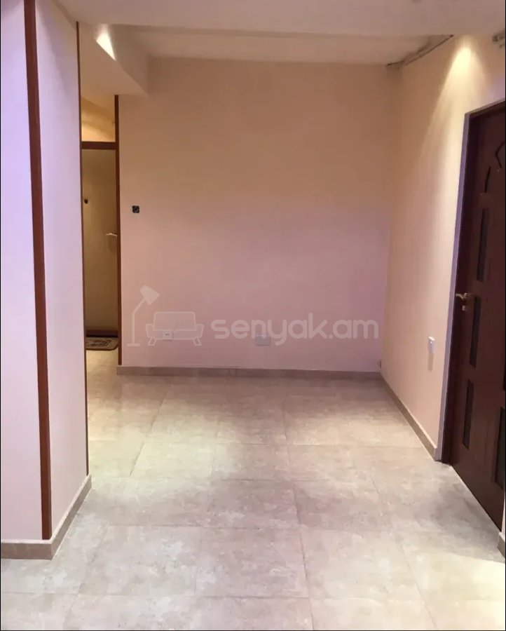 3 Սենյականոց Բնակարան, 80քմ, 3/14 հարկ, Նորմալ Վիճակում, Կահավորված