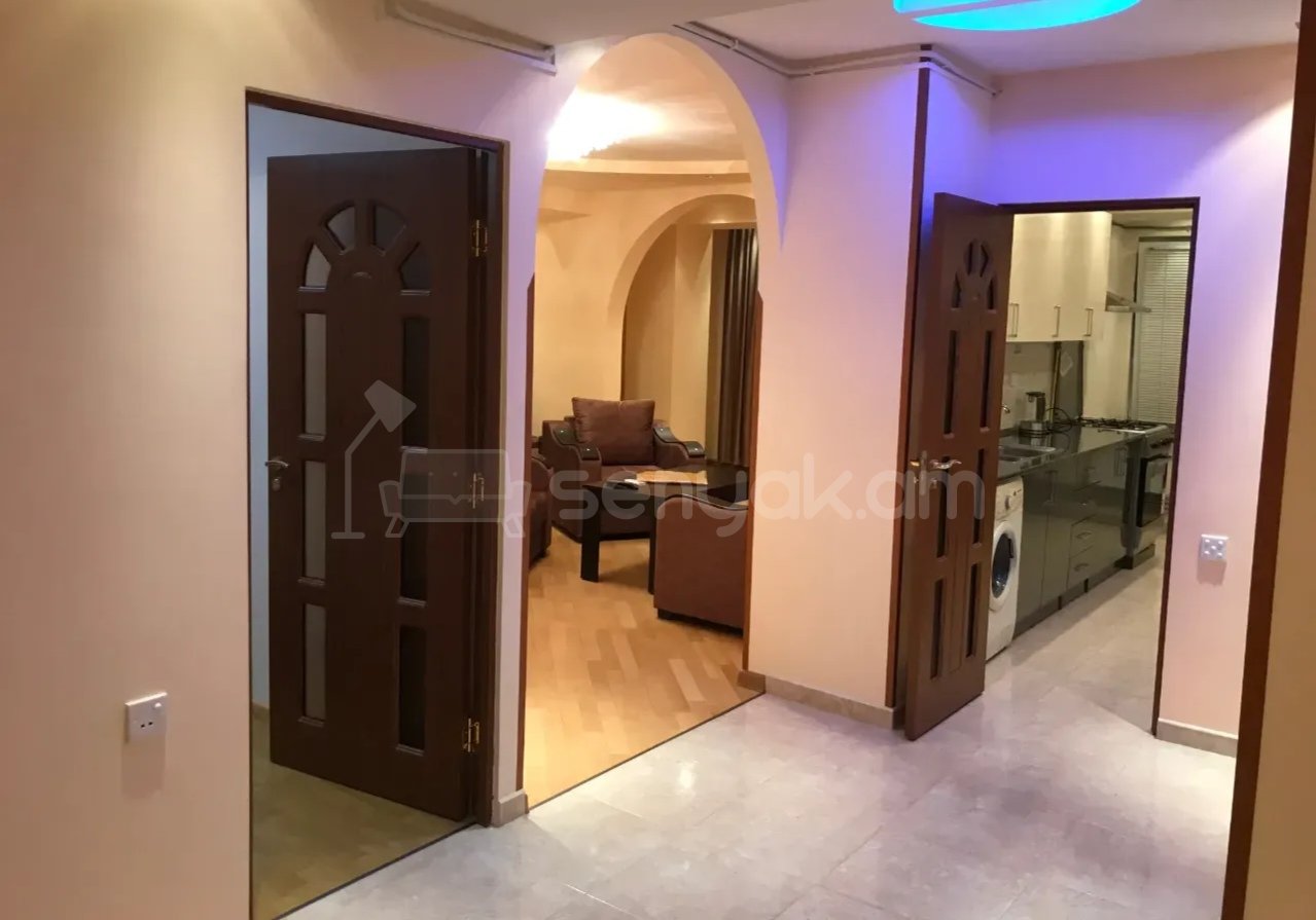 3 Սենյականոց Բնակարան, 80քմ, 3/14 հարկ, Նորմալ Վիճակում, Կահավորված