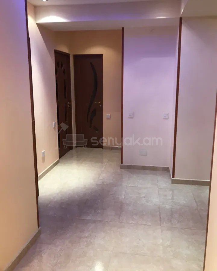 3 Սենյականոց Բնակարան, 80քմ, 3/14 հարկ, Նորմալ Վիճակում, Կահավորված