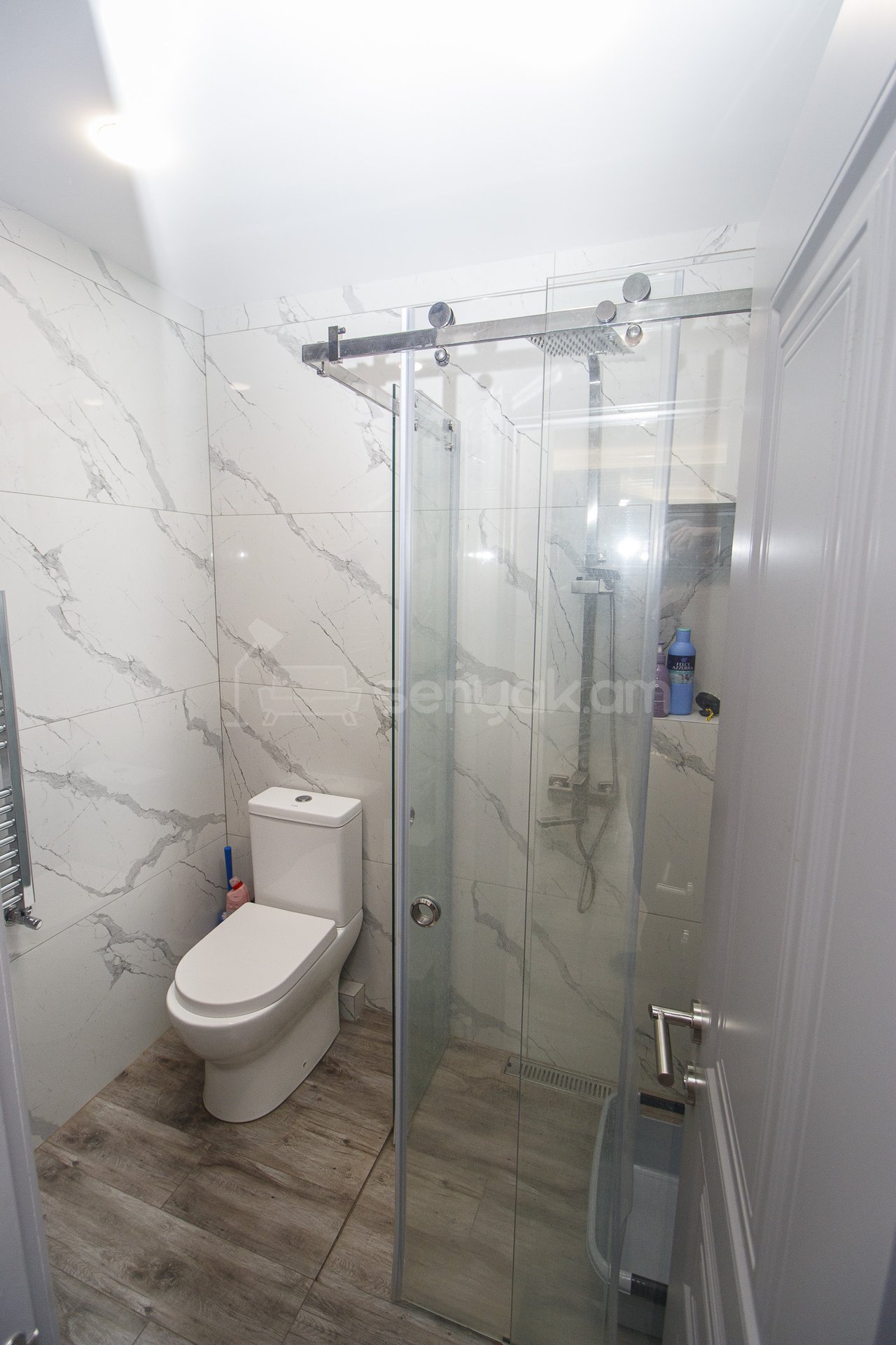 2 Սենյականոց Բնակարան Քարե Շենքում, 40քմ, 4/7 հարկ, Դիզայներական Վերանորոգված