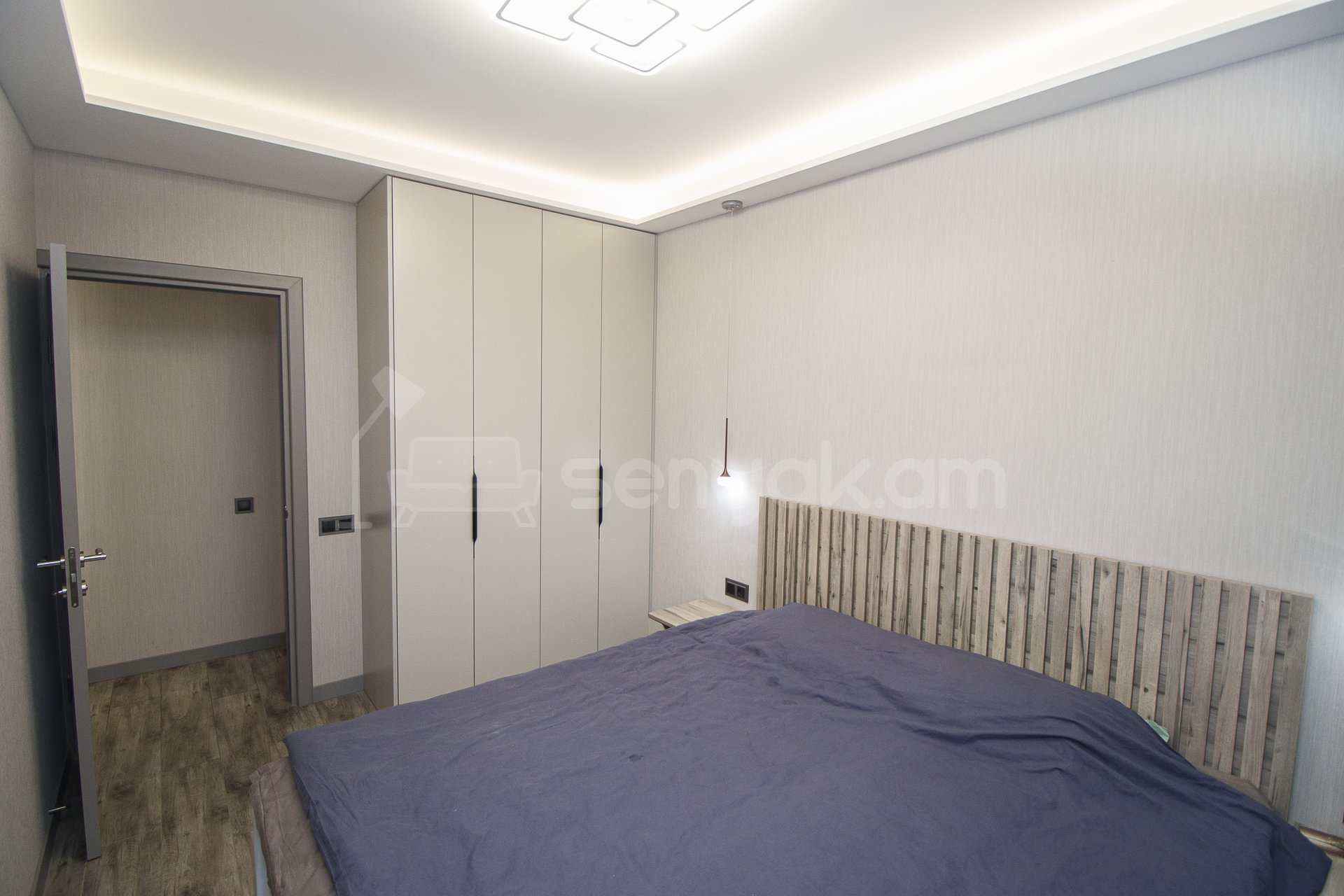 2 Սենյականոց Բնակարան Քարե Շենքում, 40քմ, 4/7 հարկ, Դիզայներական Վերանորոգված