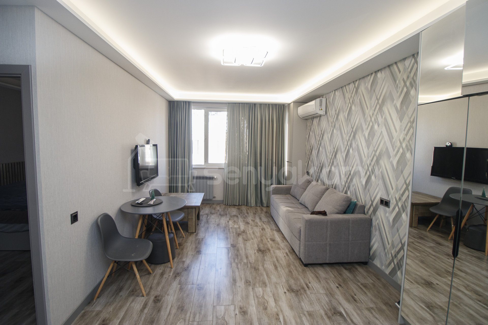 2 Սենյականոց Բնակարան Քարե Շենքում, 40քմ, 4/7 հարկ, Դիզայներական Վերանորոգված