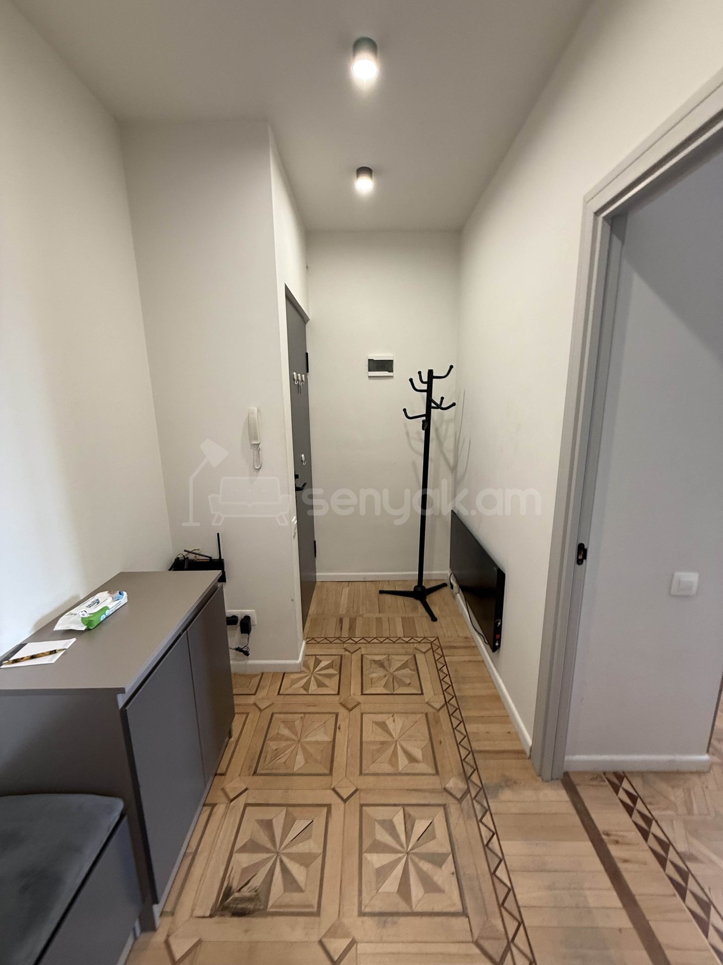 2 Սենյականոց Բնակարան Քարե Շենքում, 55քմ, 4/7 հարկ, Դիզայներական Վերանորոգված